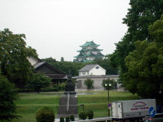 名古屋城と名古屋能楽堂